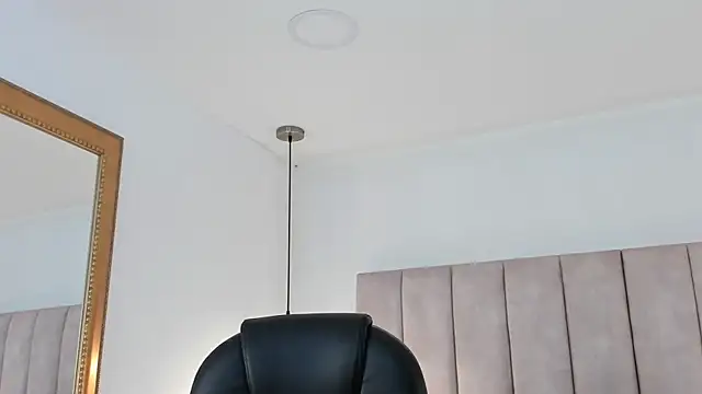 Snapshot of Megan-8 chatting on 04-14-26, 11:05 Megan-8 online show from 04-14-26, 11:05