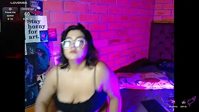 Roxy f w online show from 01-06-26, 10:12