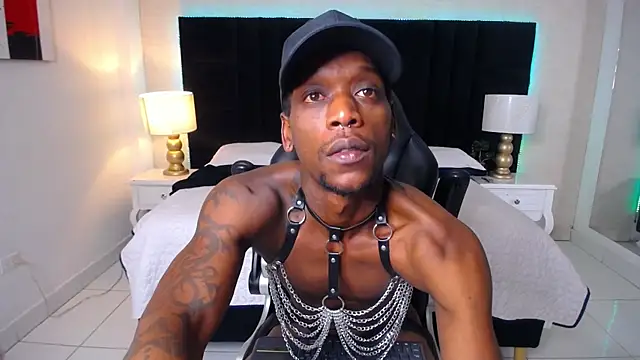 SkylerBigxxx online show from 06-10-26, 02:23