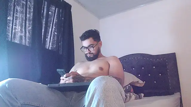 Chrys harris77 online show from 04-10-26, 09:52