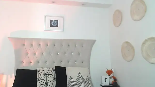 Snapshot of SalvadorFit chatting on 11-30-25, 08:46 SalvadorFit online show from 11-30-25, 08:46