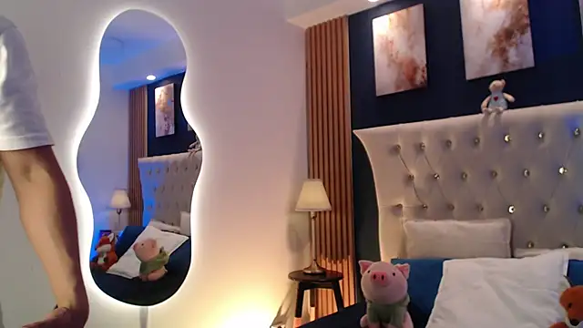 Snapshot of SalvadorFit chatting on 02-13-26, 08:38 SalvadorFit online show from 02-13-26, 08:38