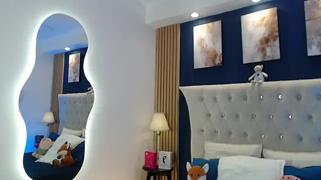 Snapshot of SalvadorFit chatting on 02-15-26, 08:49 SalvadorFit online show from 02-15-26, 08:49