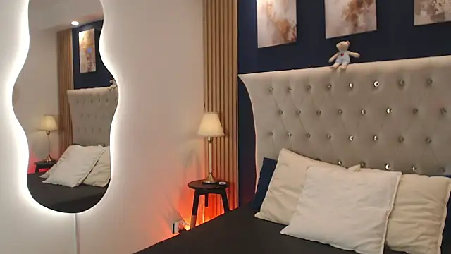 Snapshot of SalvadorFit chatting on 02-22-26, 08:18 SalvadorFit online show from 02-22-26, 08:18