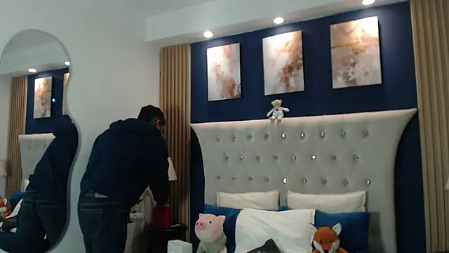 Snapshot of SalvadorFit chatting on 02-23-26, 08:17 SalvadorFit online show from 02-23-26, 08:17