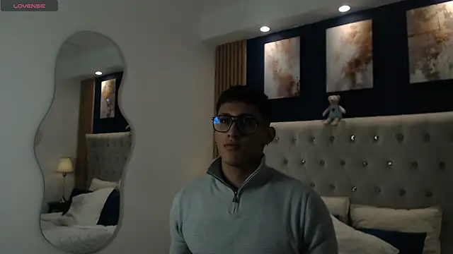 Snapshot of SalvadorFit chatting on 03-03-26, 08:15 SalvadorFit online show from 03-03-26, 08:15