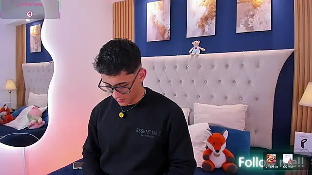 Snapshot of SalvadorFit chatting on 03-10-26, 08:25 SalvadorFit online show from 03-10-26, 08:25