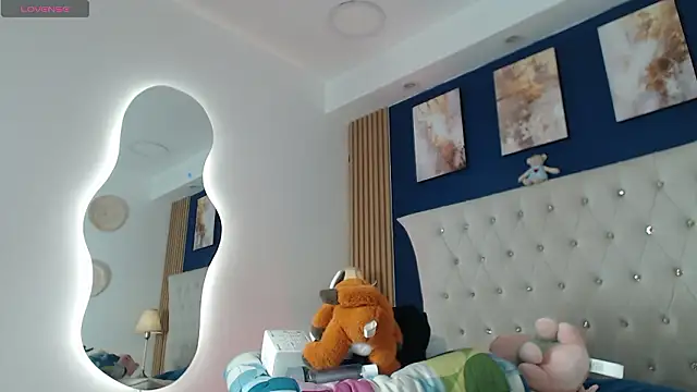 Snapshot of SalvadorFit chatting on 03-24-26, 08:14 SalvadorFit online show from 03-24-26, 08:14