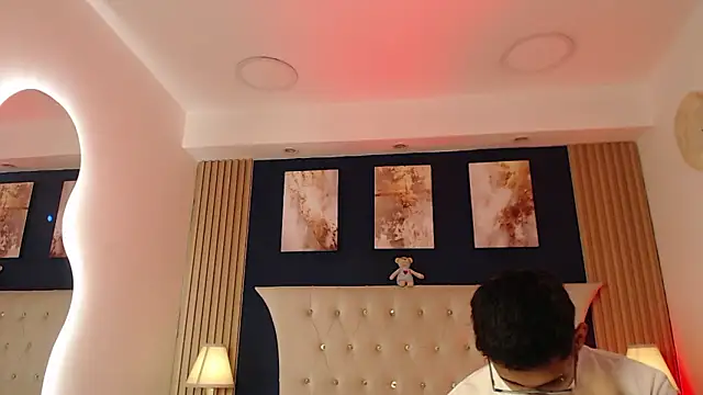 Snapshot of SalvadorFit chatting on 03-29-26, 09:04 SalvadorFit online show from 03-29-26, 09:04