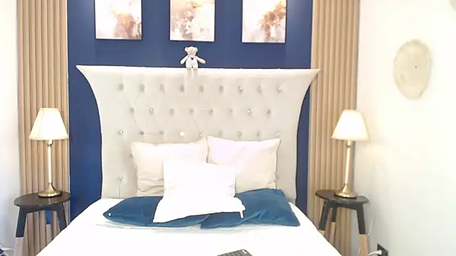 Snapshot of SalvadorFit chatting on 03-30-26, 08:21 SalvadorFit online show from 03-30-26, 08:21