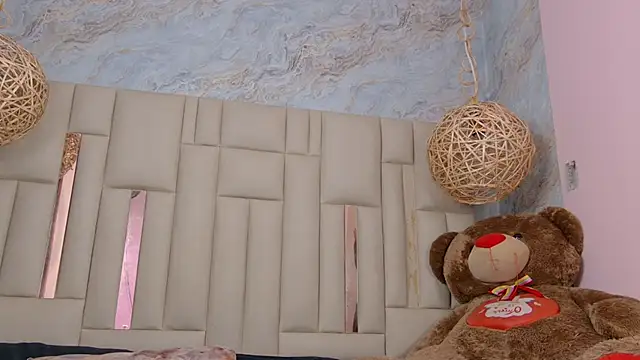 Dixiebelle online show from 04-21-26, 02:51