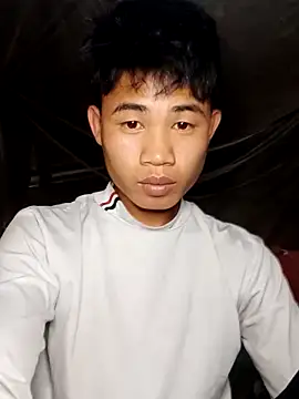 Snapshot of Nhyy_xx chatting on 04-22-26, 11:12 Nhyy xx online show from 04-22-26, 11:12