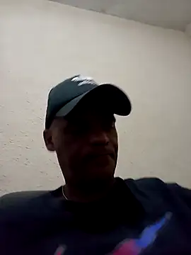 Snapshot of JeffersonRay chatting on 05-09-26, 12:43 JeffersonRay online show from 05-09-26, 12:43