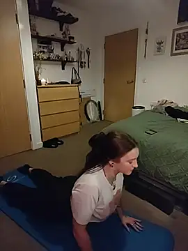 Snapshot of laradoom chatting on 11-14-25, 10:40 laradoom online show from 11-14-25, 10:40