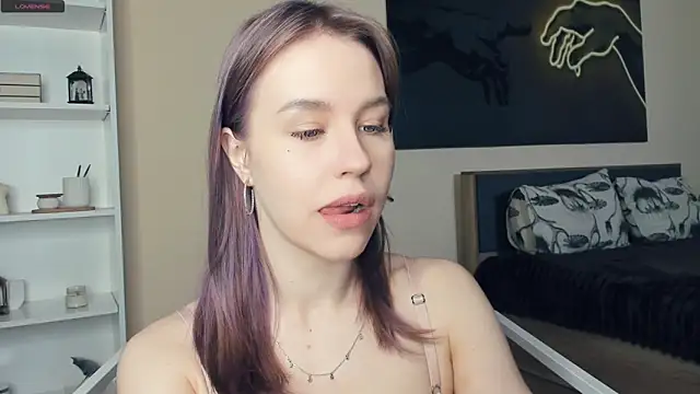 Snapshot of MaliaBourraine chatting on 06-15-26, 07:43 MaliaBourraine online show from 06-15-26, 07:43