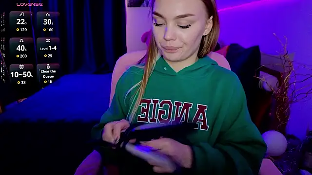 KitsyMoore online show from 02-11-26, 01:16