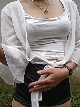 Snapshot of phuongxinhxan chatting on 06-18-26, 01:50 phuongxinhxan online show from 06-18-26, 01:50