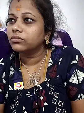 sweetqueen143 online show from 05-18-26, 05:46
