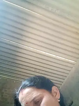 Snapshot of M-Kajal456 chatting on 10-17-25, 07:55 M-Kajal456 online show from 10-17-25, 07:55