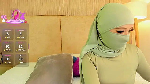 Snapshot of _Malak chatting on 03-06-26, 02:46 Malak online show from 03-06-26, 02:46