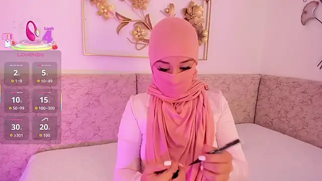 Snapshot of _Malak chatting on 03-11-26, 06:25 Malak online show from 03-11-26, 06:25