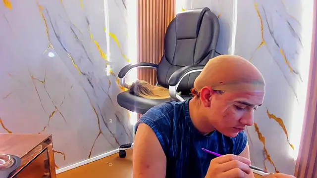 Snapshot of Marian_Cristal chatting on 02-10-26, 03:54 Marian Cristal online show from 02-10-26, 03:54