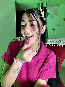 Snapshot of ValeNiitaLuv chatting on 07-04-26, 04:07 ValeNiitaLuv online show from 07-04-26, 04:07