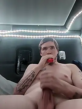 Snapshot of Bigdicktrucker26 chatting on 09-28-25, 04:01 Bigdicktrucker26 online show from 09-28-25, 04:01