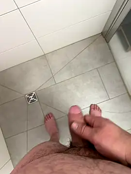 Snapshot of Felix839 chatting on 10-23-25, 11:24 Felix839 online show from 10-23-25, 11:24