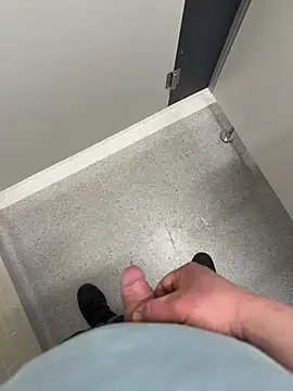 Snapshot of Felix839 chatting on 04-07-26, 05:24 Felix839 online show from 04-07-26, 05:24