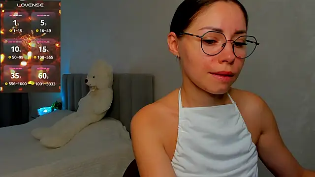 Snapshot of fun_nd_bun chatting on 07-18-26, 02:38 fun nd bun online show from 07-18-26, 02:38