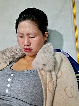 Snapshot of diamond-- chatting on 03-07-26, 12:40 diamond-- online show from 03-07-26, 12:40