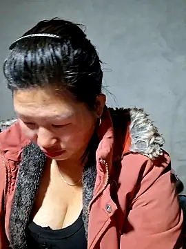 Snapshot of diamond-- chatting on 03-09-26, 12:42 diamond-- online show from 03-09-26, 12:42