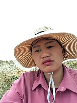 Snapshot of diamond-- chatting on 04-05-26, 01:14 diamond-- online show from 04-05-26, 01:14