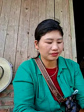 Snapshot of diamond-- chatting on 04-07-26, 01:28 diamond-- online show from 04-07-26, 01:28