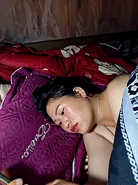 Snapshot of diamond-- chatting on 04-10-26, 10:03 diamond-- online show from 04-10-26, 10:03