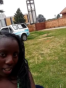 Snapshot of BlackPearl_19 chatting on 10-27-25, 01:04 BlackPearl 19 online show from 10-27-25, 01:04