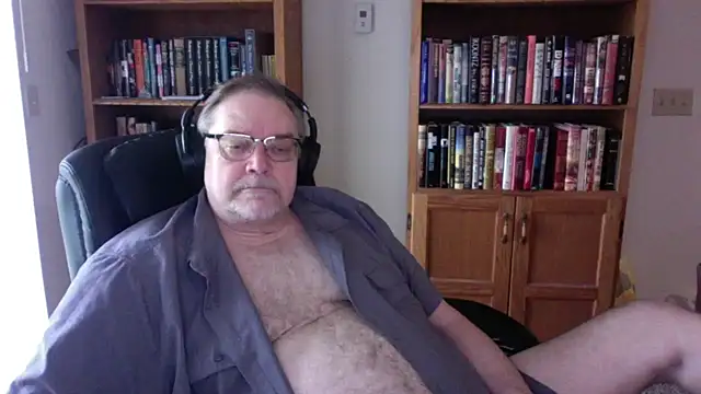 Snapshot of Vinyl22@xh chatting on 04-22-26, 06:09 Vinyl22xh online show from 04-22-26, 06:09