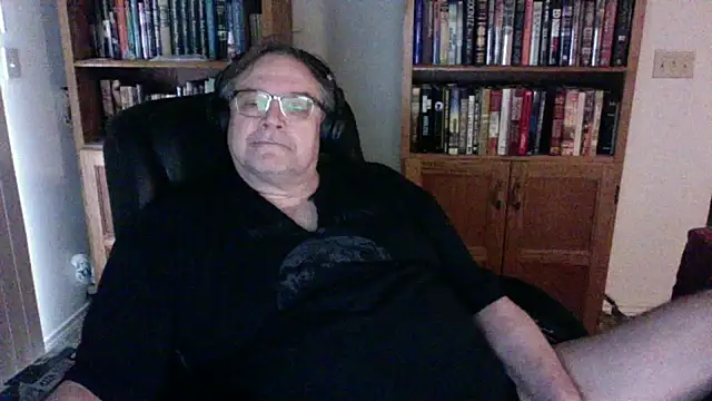 Snapshot of Vinyl22@xh chatting on 05-08-26, 06:02 Vinyl22xh online show from 05-08-26, 06:02