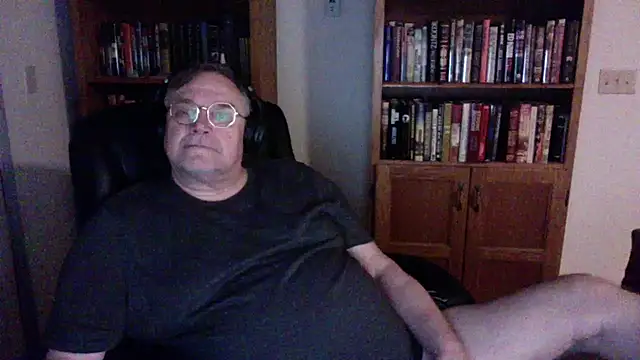 Snapshot of Vinyl22@xh chatting on 05-10-26, 05:01 Vinyl22xh online show from 05-10-26, 05:01