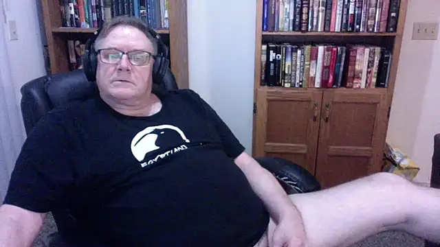 Snapshot of Vinyl22@xh chatting on 05-19-26, 03:46 Vinyl22xh online show from 05-19-26, 03:46