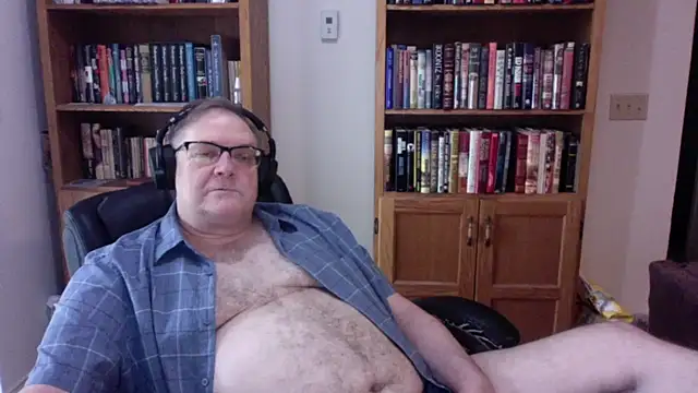 Snapshot of Vinyl22@xh chatting on 05-19-26, 06:47 Vinyl22xh online show from 05-19-26, 06:47
