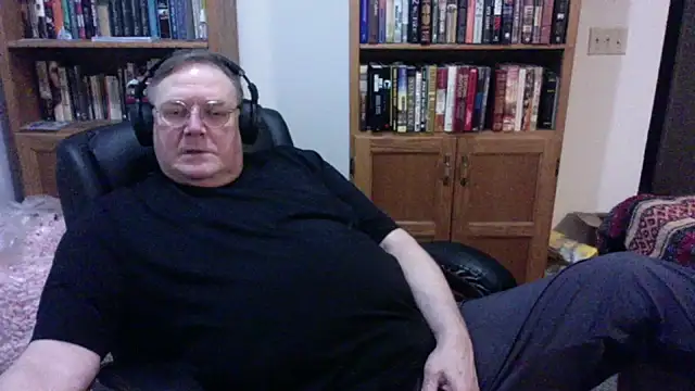 Snapshot of Vinyl22@xh chatting on 05-24-26, 05:34 Vinyl22xh online show from 05-24-26, 05:34