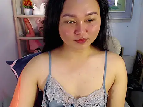 Eyes-on-me online show from 06-28-26, 07:42