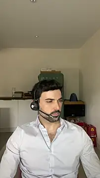 Snapshot of eauminerale chatting on 04-27-26, 11:41 eauminerale online show from 04-27-26, 11:41