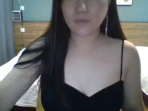 Snapshot of xiaoyizi chatting on 09-27-25, 04:01 xiaoyizi online show from 09-27-25, 04:01