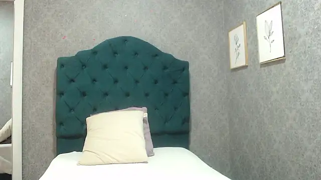 Snapshot of Vic_Taylor chatting on 01-09-26, 11:24 Vic Taylor online show from 01-09-26, 11:24