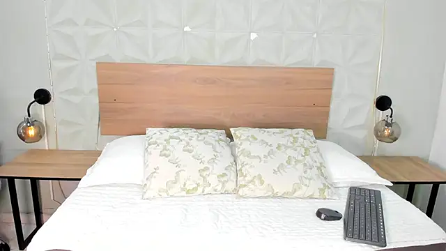 Snapshot of ValeryTrans_ chatting on 05-07-26, 01:27 ValeryTrans online show from 05-07-26, 01:27