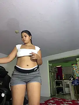 LUNA YOUNG  online show from 04-21-26, 02:56