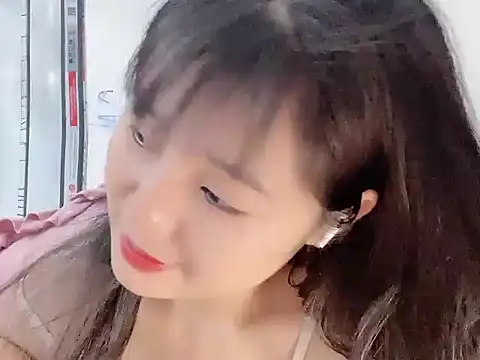 Snapshot of Lie_liee chatting on 06-26-26, 02:05 Lie liee online show from 06-26-26, 02:05